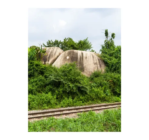 François-Xavier Gbré, “Radio Ballast”  series, Rubino, 2024 © François-Xavier Gbré,  Adagp, Paris, 2025